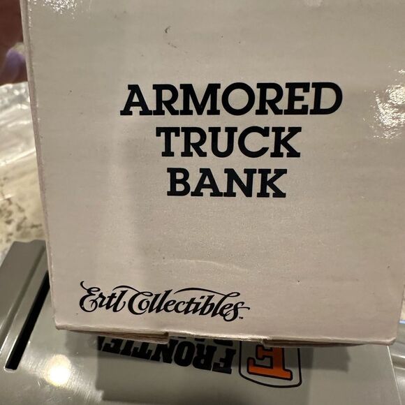 Brink's 1959 GMC Armored Truck Die-Cast Metal Vehicle W/Coin Bank, Ertl B865 - Picture 11 of 15